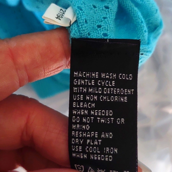 August Silk Blue Sweater Size L - Picture 6 of 6